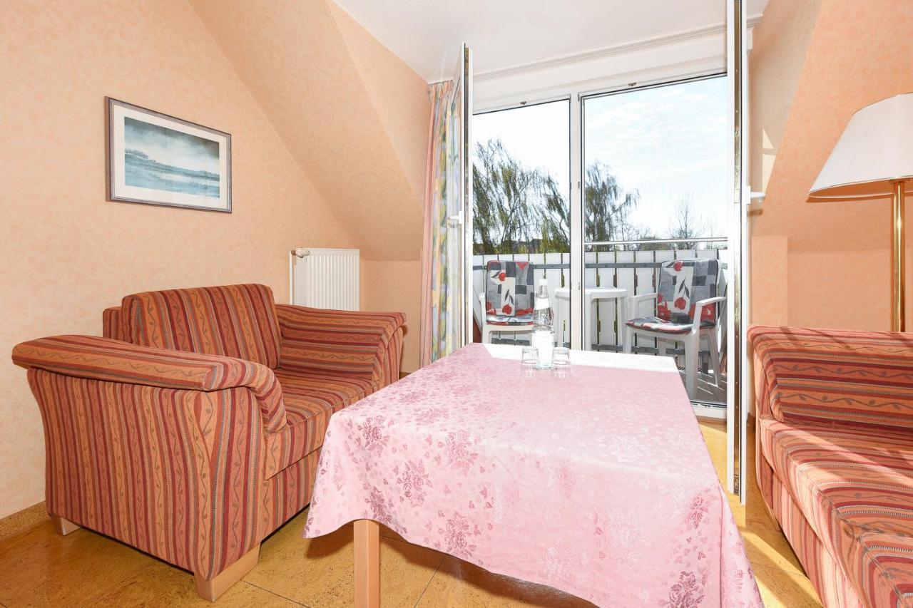 Hotel-Pension Stoertebeker เบนซาซิเออ ภายนอก รูปภาพ