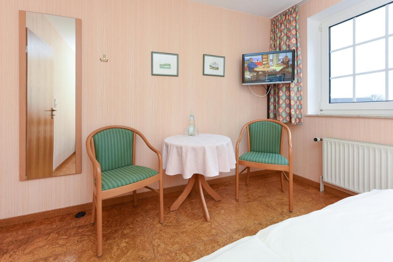 Hotel-Pension Stoertebeker เบนซาซิเออ ภายนอก รูปภาพ