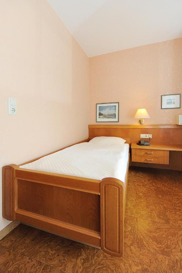 Hotel-Pension Stoertebeker เบนซาซิเออ ภายนอก รูปภาพ