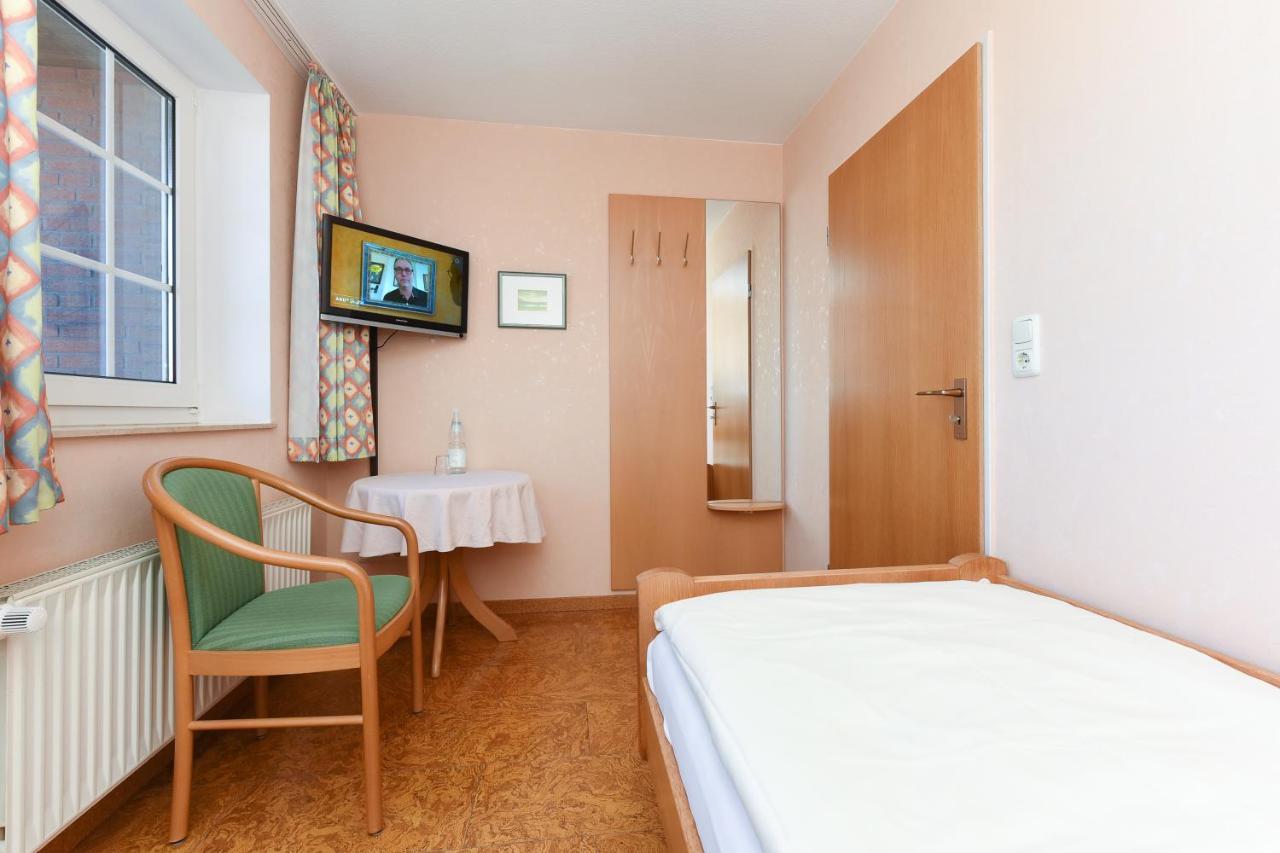 Hotel-Pension Stoertebeker เบนซาซิเออ ภายนอก รูปภาพ