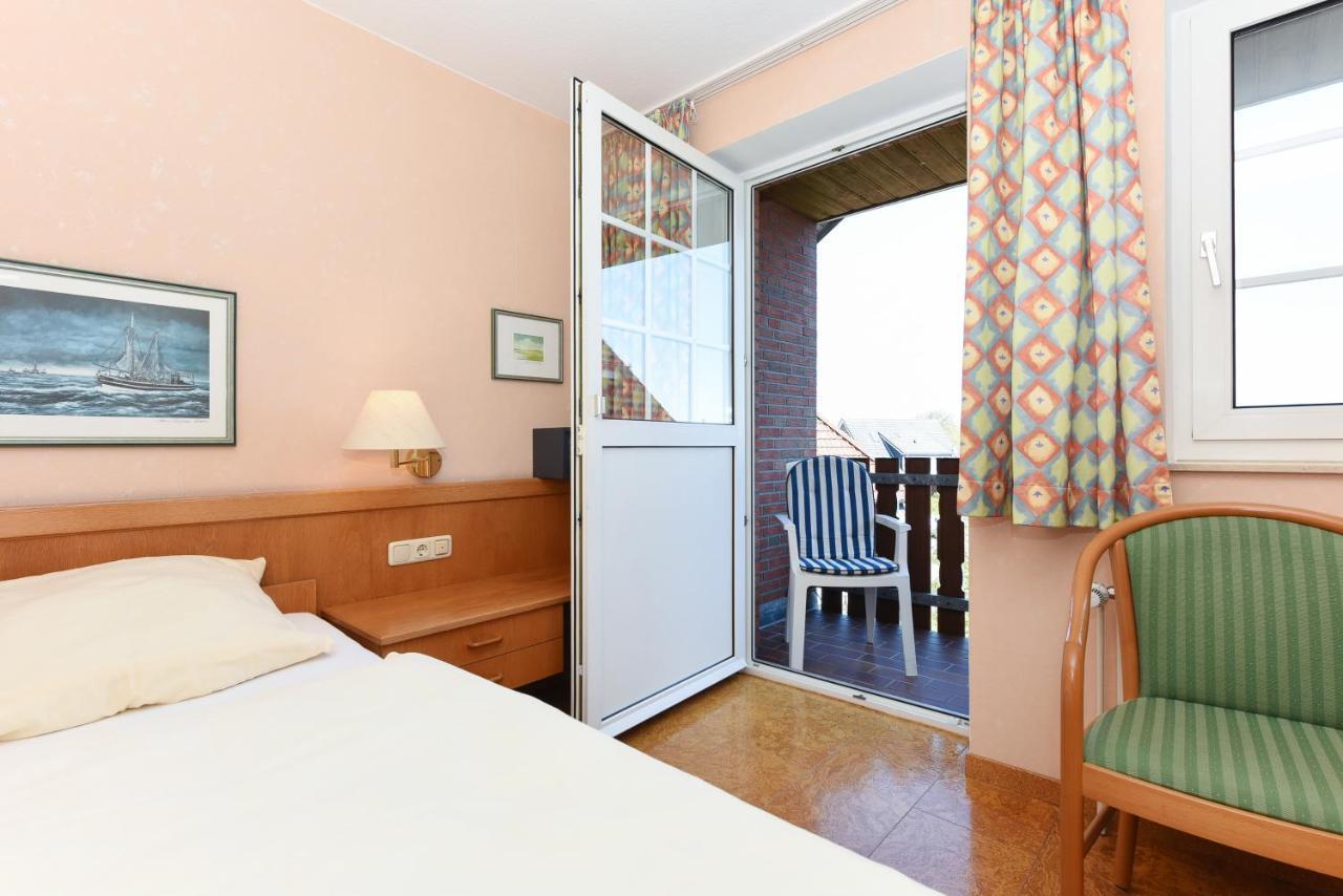 Hotel-Pension Stoertebeker เบนซาซิเออ ภายนอก รูปภาพ