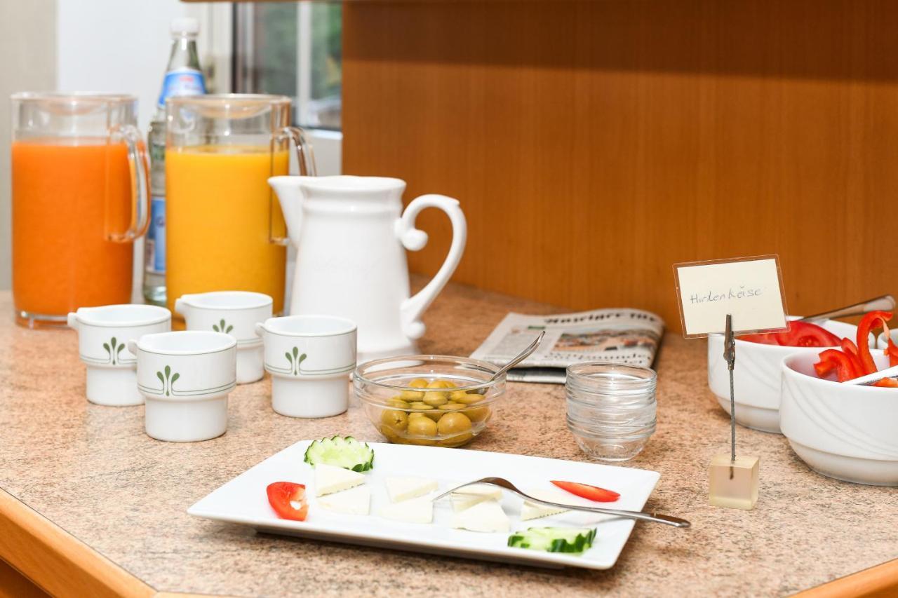 Hotel-Pension Stoertebeker เบนซาซิเออ ภายนอก รูปภาพ