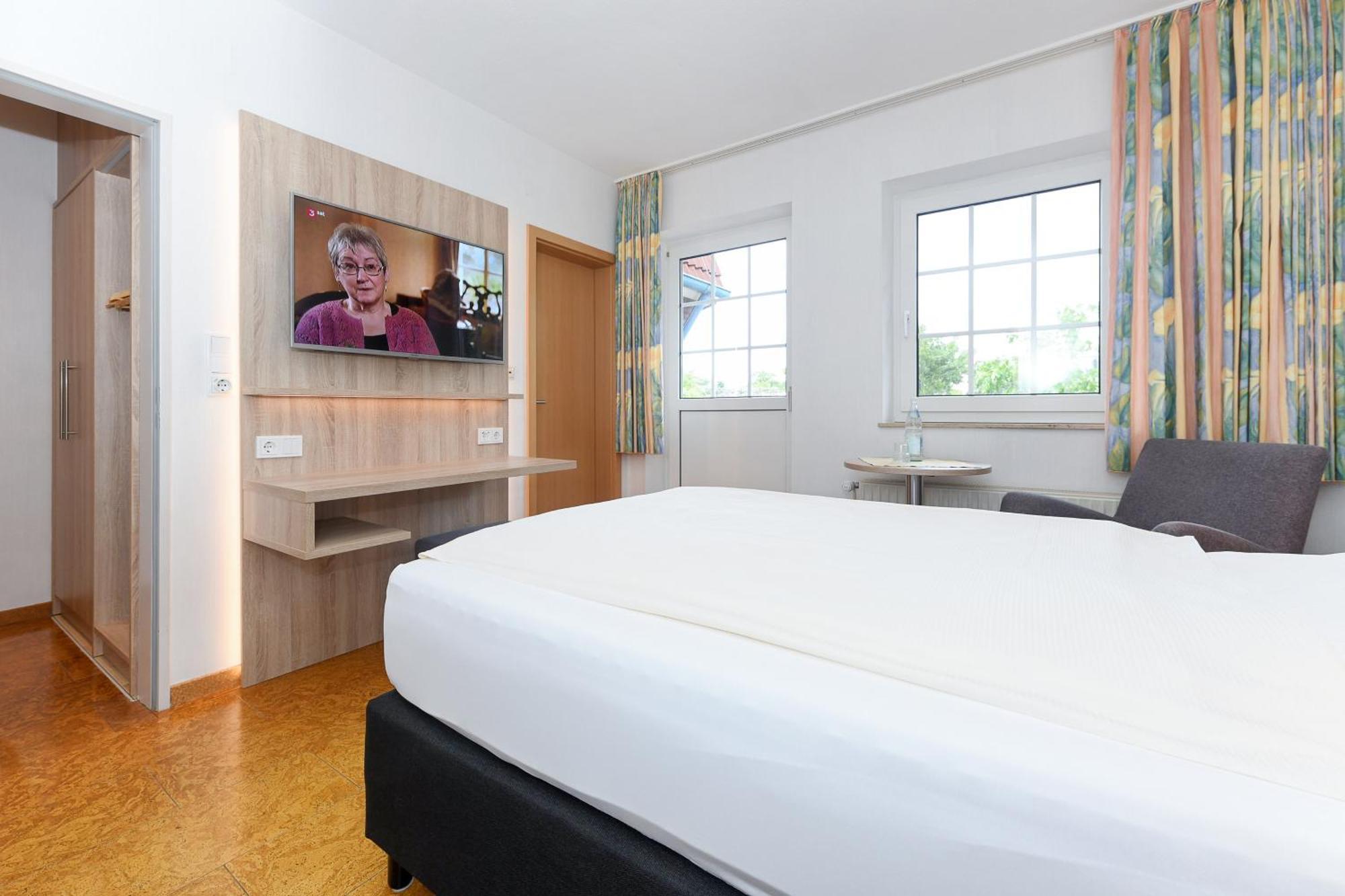 Hotel-Pension Stoertebeker เบนซาซิเออ ภายนอก รูปภาพ